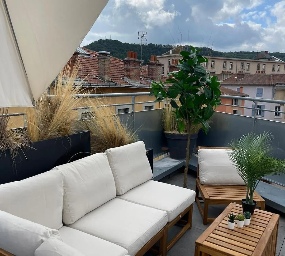 Rooftop D'Exception Au Coeur Du Puy-En-Velay Le Puy-en-Velay 0*,  France